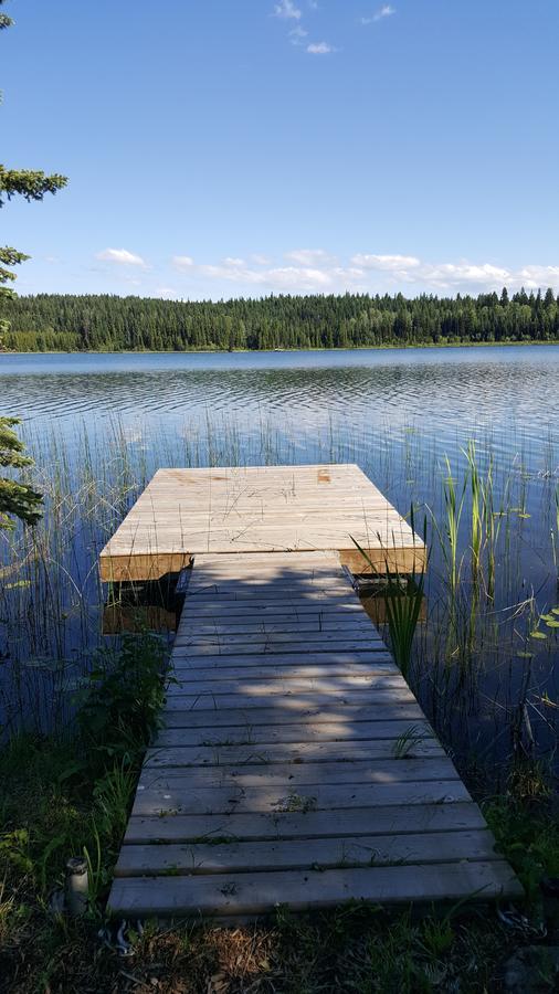 Bridge Lake Wettstone Guest Ranch B&B 외부 사진
