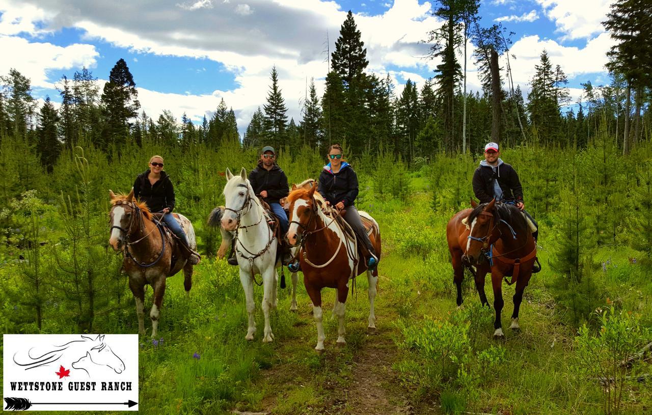 Bridge Lake Wettstone Guest Ranch B&B 외부 사진