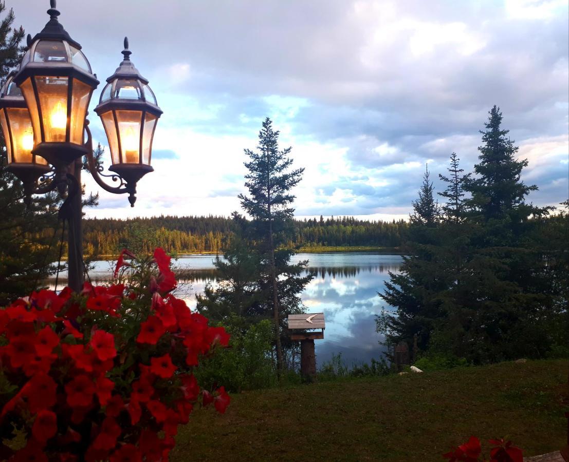 Bridge Lake Wettstone Guest Ranch B&B 외부 사진
